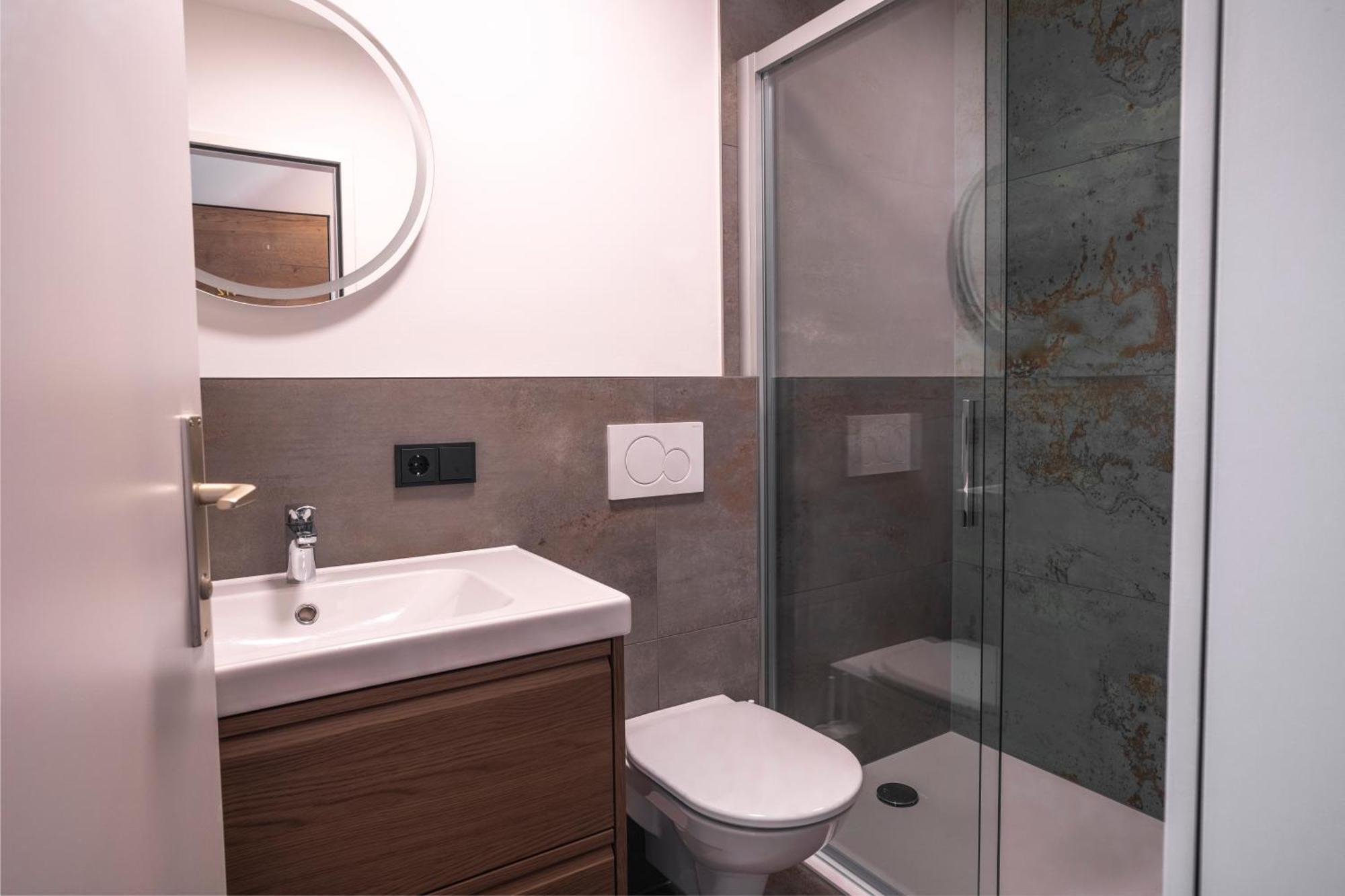 Suite Apartment Modern Getaway - Neu Renoviert - Strobl Am Wolfgangsee Eksteriør bilde