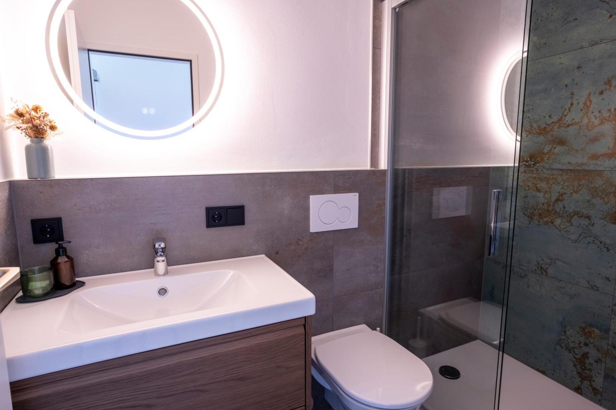 Suite Apartment Modern Getaway - Neu Renoviert - Strobl Am Wolfgangsee Eksteriør bilde